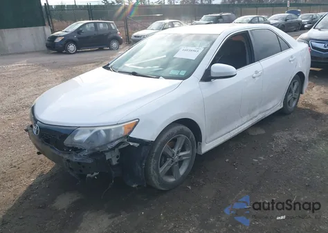 2014 Toyota Camry Se z USA, uszkodzony, nr VIN 4T1BF1FK0EU428488